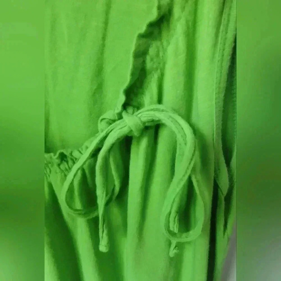 Green old navy tank top, size xsmall - Picture 2 of 4